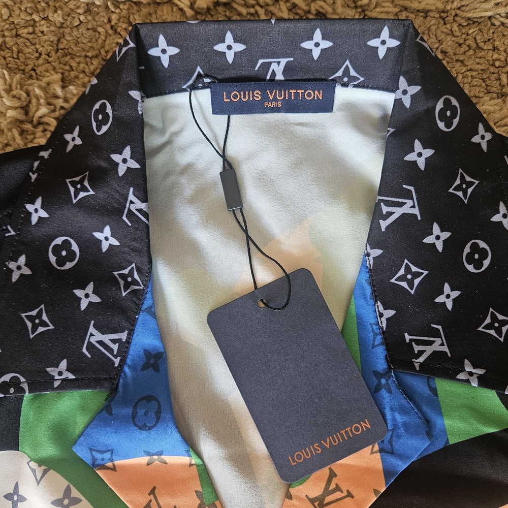 LV Vibrant Graphic Men's Shirt - Picture 2 of 2